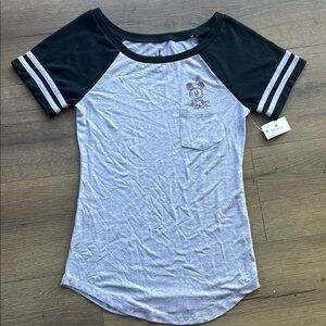 Disney Parks purple t shirt !! XS